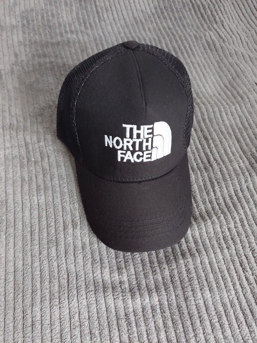 Șapcă TheNorthFace la DOAR 39 LEI