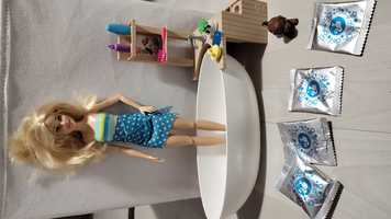 Set jucarie original Barbie cu baie, accesorii si papusa