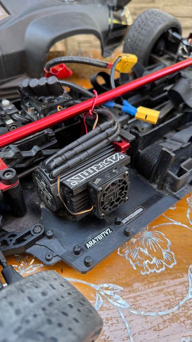 1/7 Arrma Felony 6s RTR