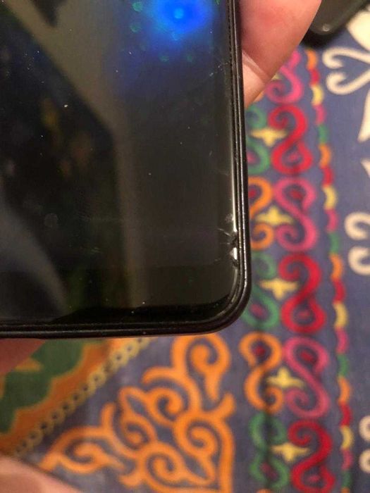 Продаю телефон Samsung Galaxy A7 (2018)