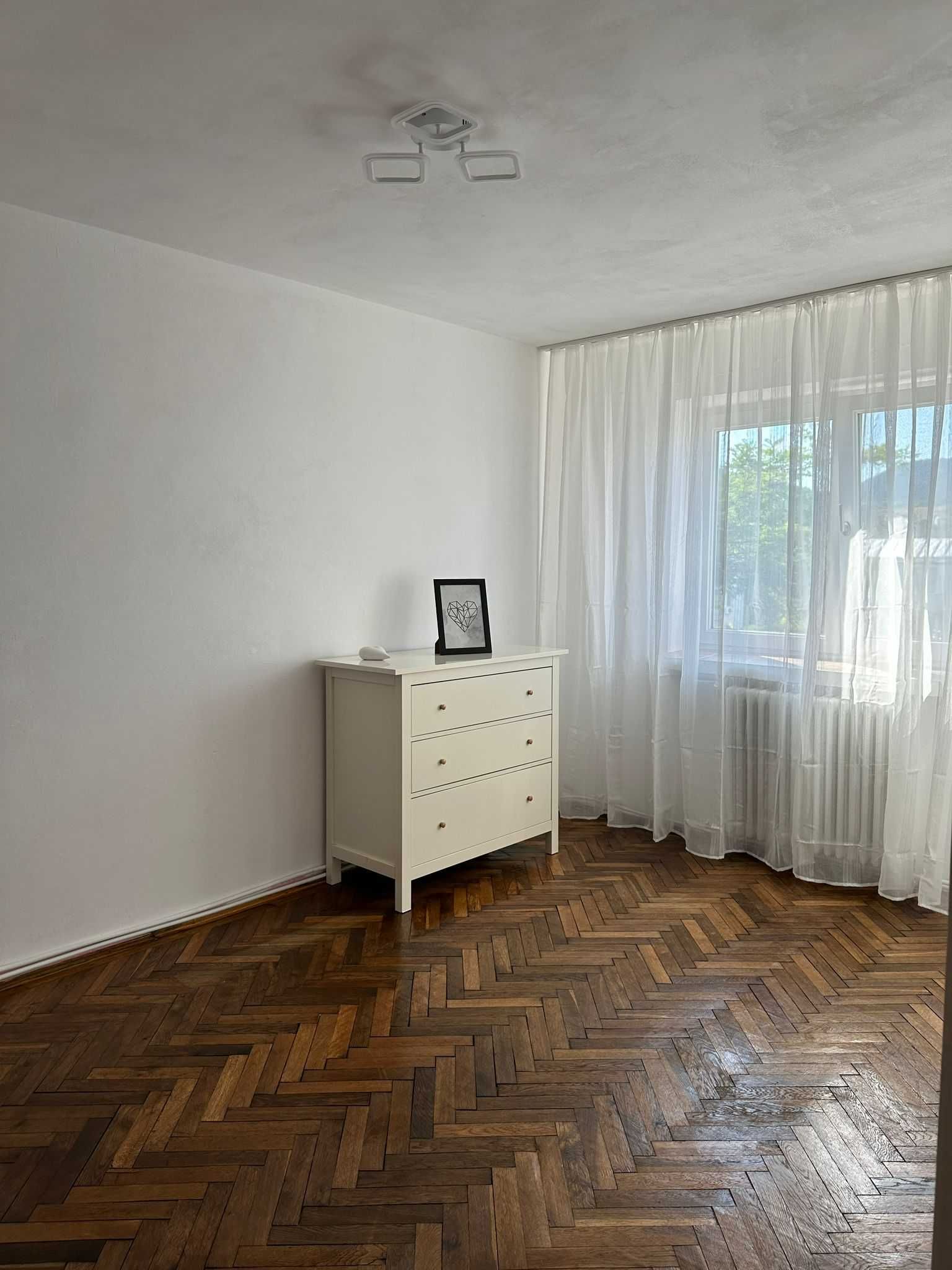 Apartament doua camere de închiriat, mun. Deva