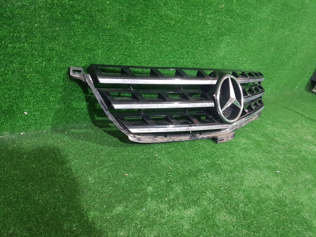 Grila radiator Mercedes ML/GLE AMG  W166 an 2010-2015