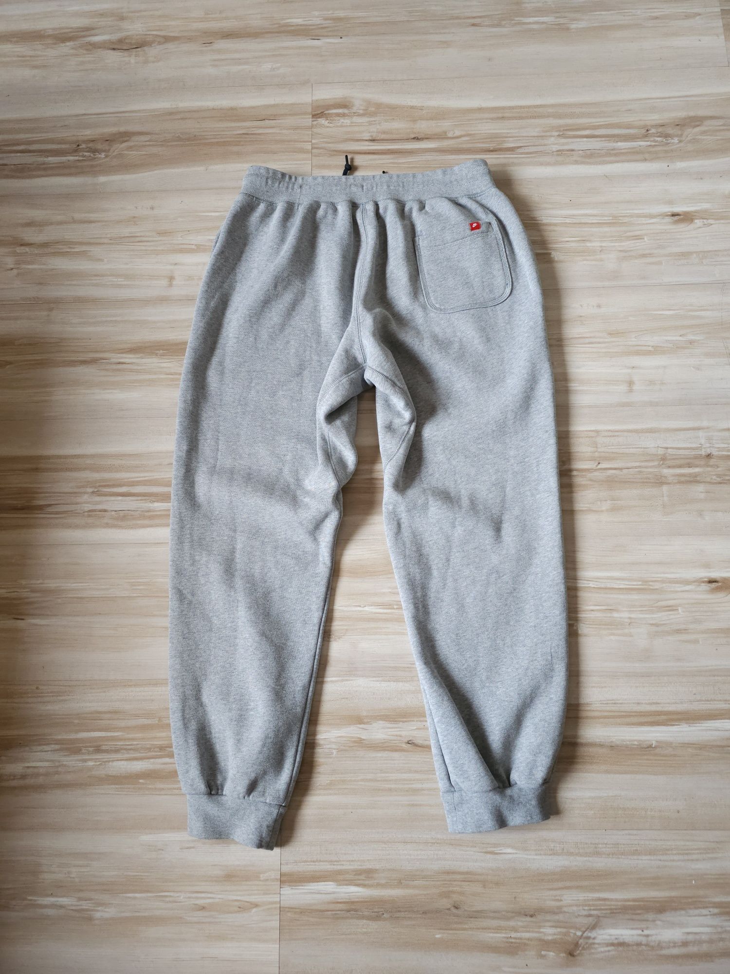 Оригинално мъжко долнище Nike Cuffed Fleece Sweatpants