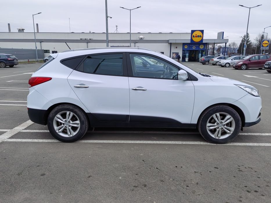 Hyundai ix35 * 2.0 diesel 184 CP* Euro 5*4x4 * cutie automată *