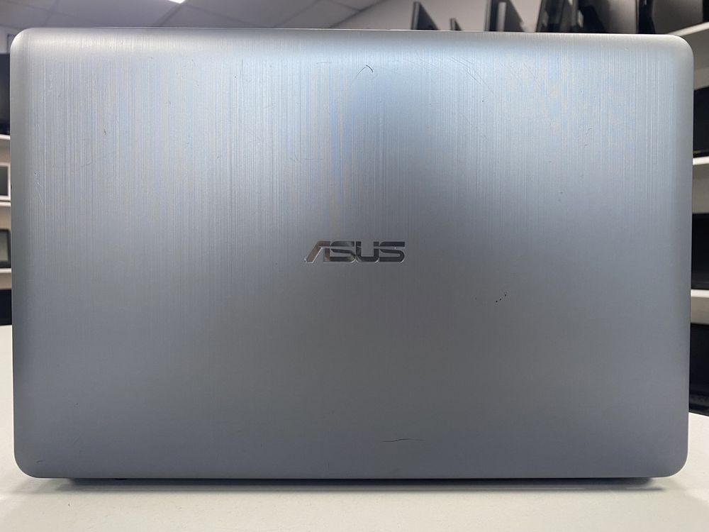 Ноутбук для офисных задач Asus - Core i3-7100U/4GB/SSD 128GB