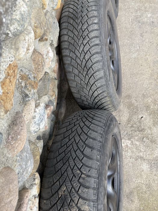 Anvelope de iarna cu jante 5x114,3  R16