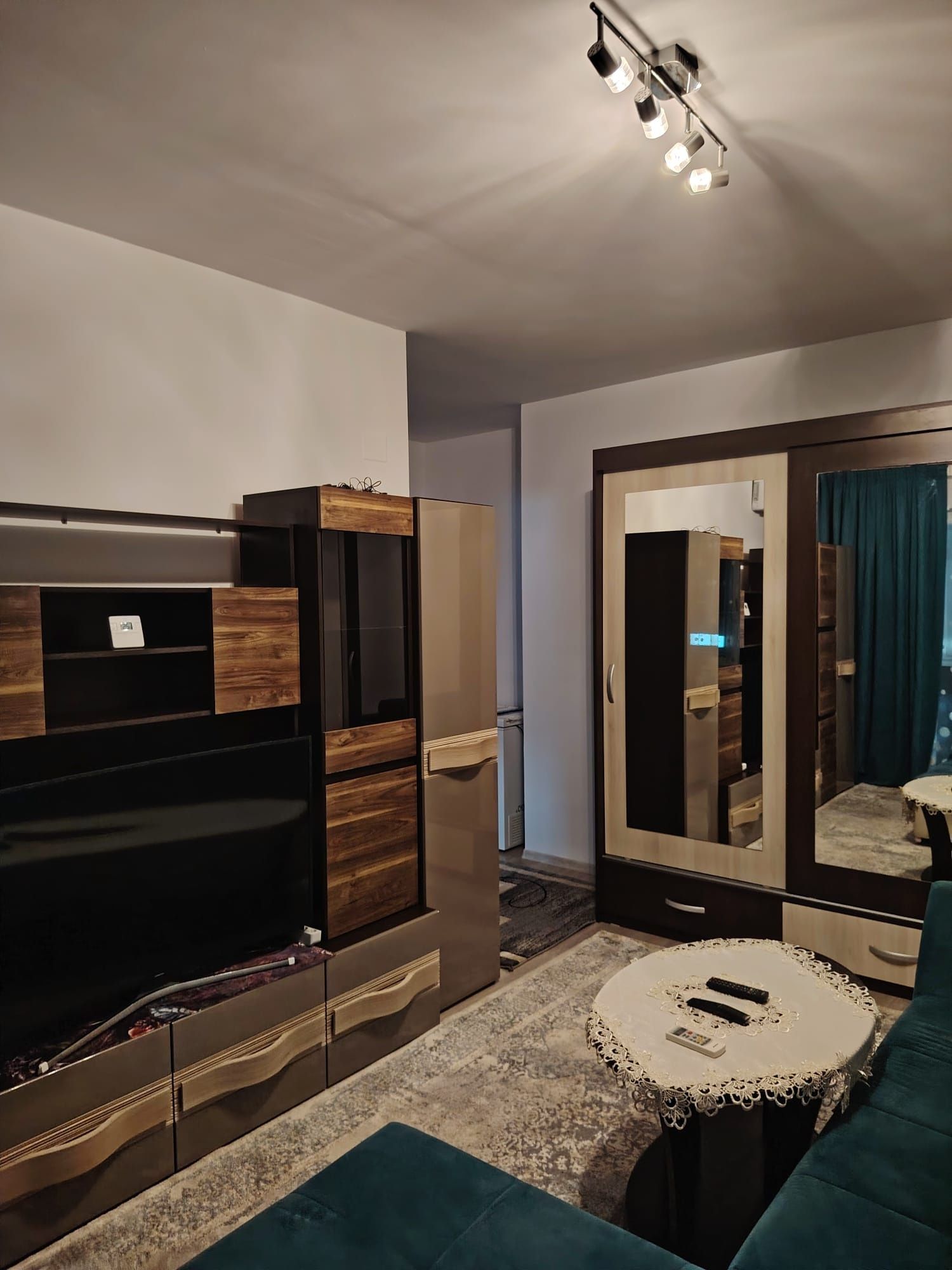 Închiriez apartament 2 camere