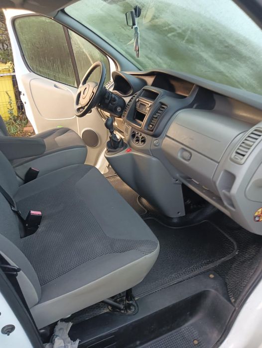 Vând Opel vivaro an 2013