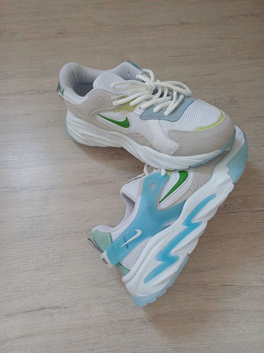 Дамски маратонки Nike