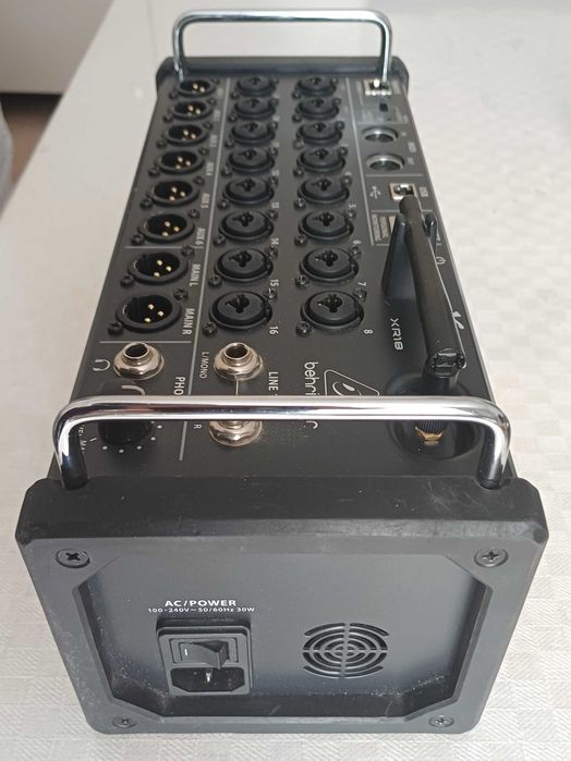 Продавам  Behringer XR18 Air - 18 канала