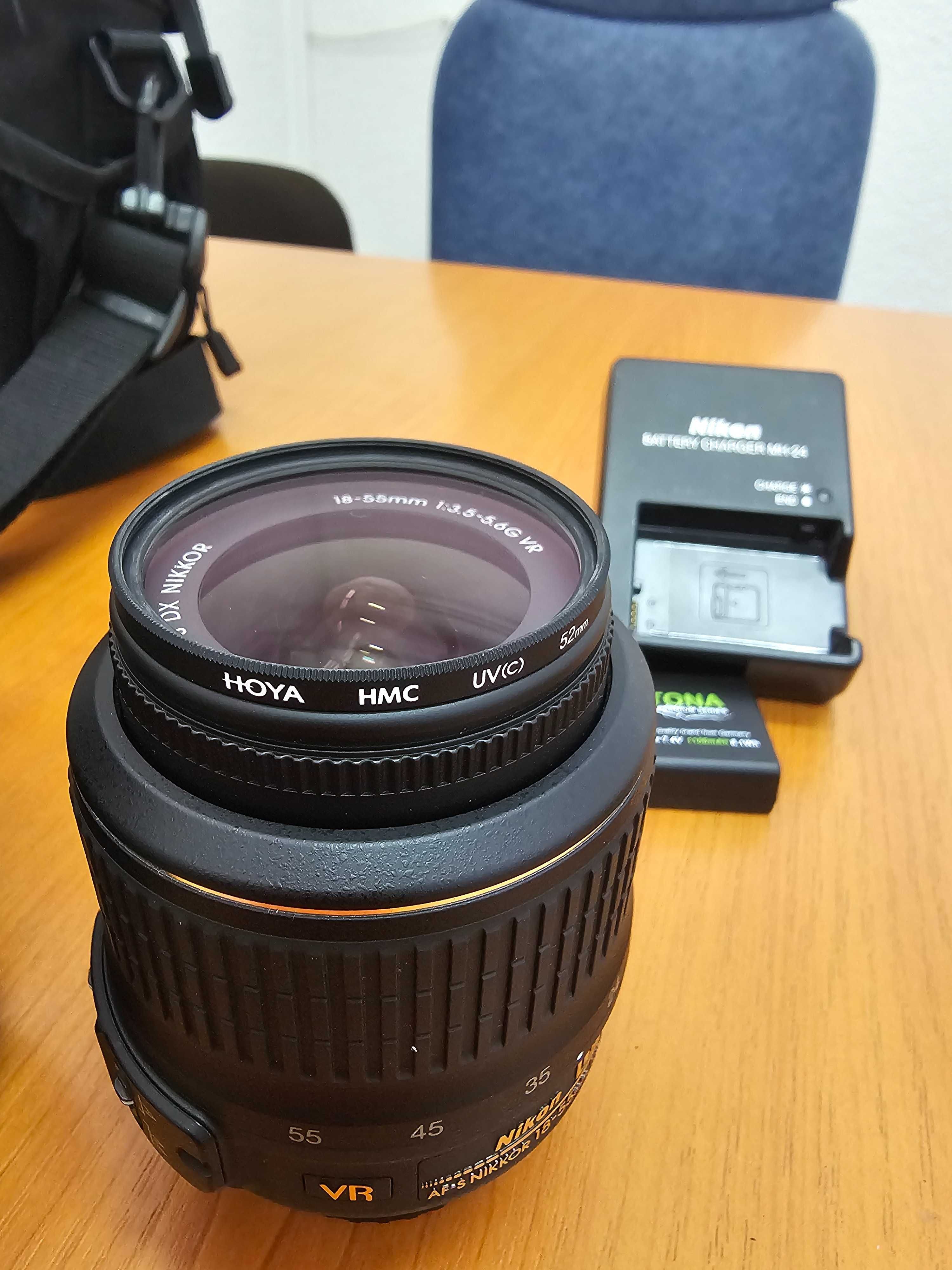 DSLR Nikon D3100, AF-S NIKKOR 18-55mm, 35mm, shutter count 11685
