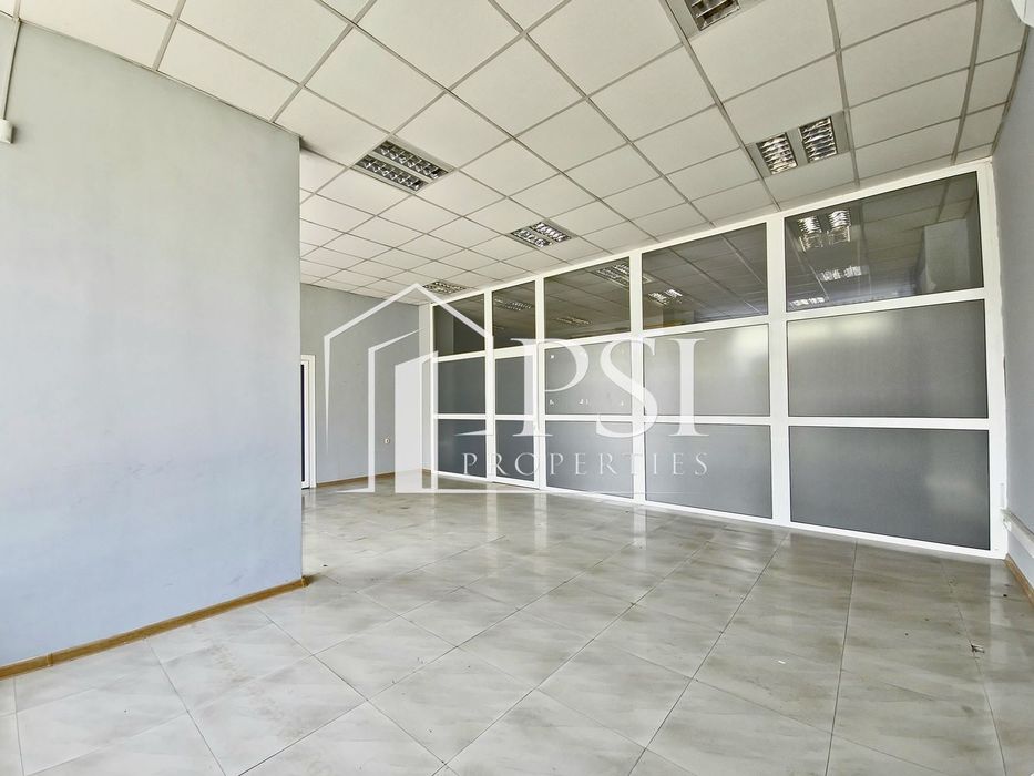 Дава се под наем Магазин в Пловдив, Център - 190 кв.м за 943.5 € - Снимка #2