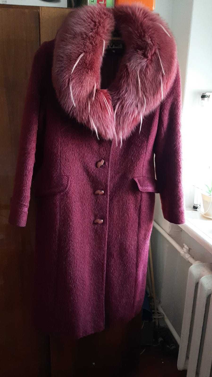 зимнее женское пальто с мехом