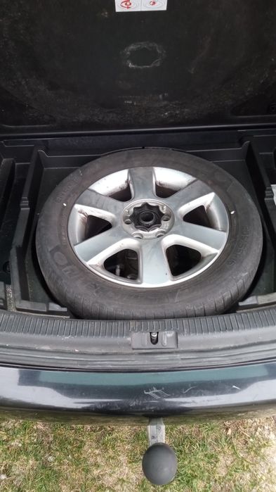 Vând vw Touran 2005