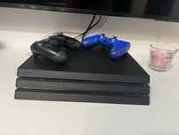 Vand PS4 - PRO 1 TB + 2 joystick-uri + 5 jocuri