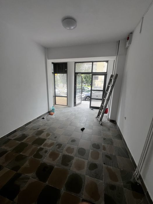 Spatiu comercial 23 mp de inchiriat str Dacia nr 20