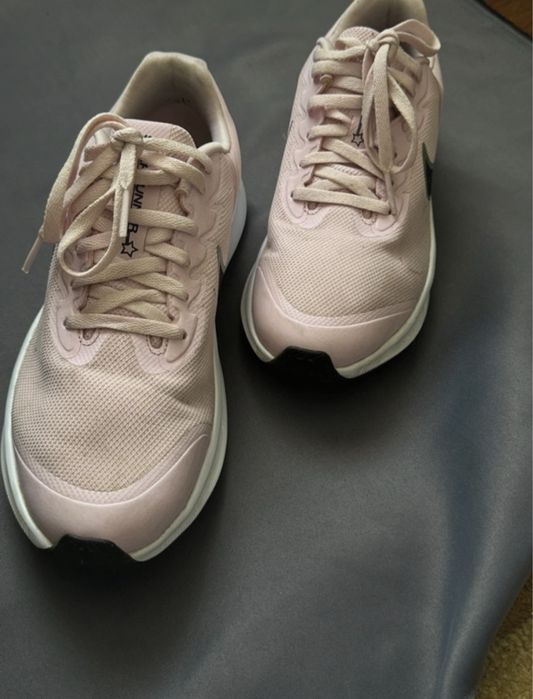 Adidasi de sala nike
