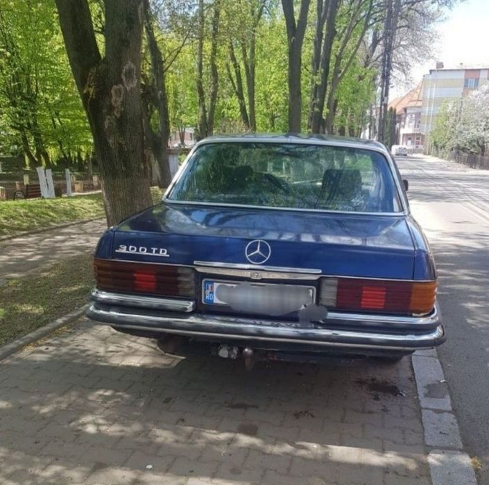 Mercedes W116  an fabricație 1974