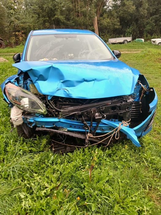 Vand mazda 3 avariata