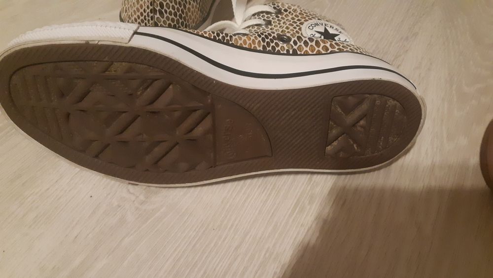 Vand bascheti Converse