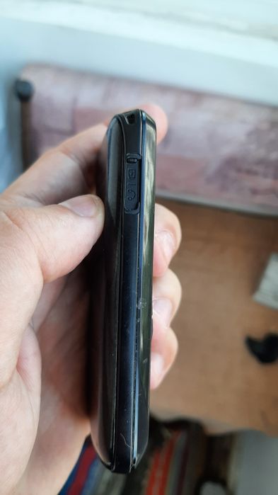 Телефон Samsung GT-E1081T