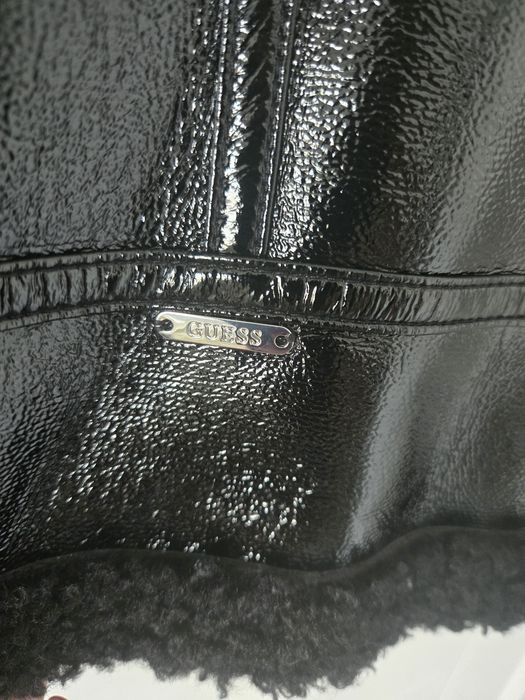 Страхотно яке Guess