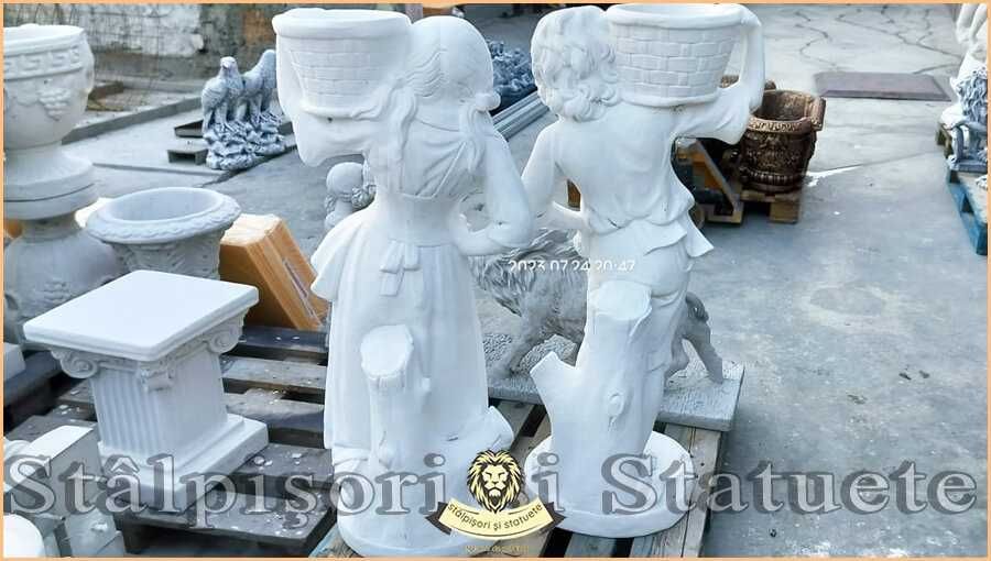 Set statuete copii cu coșulețe, din beton, model J3,J4.