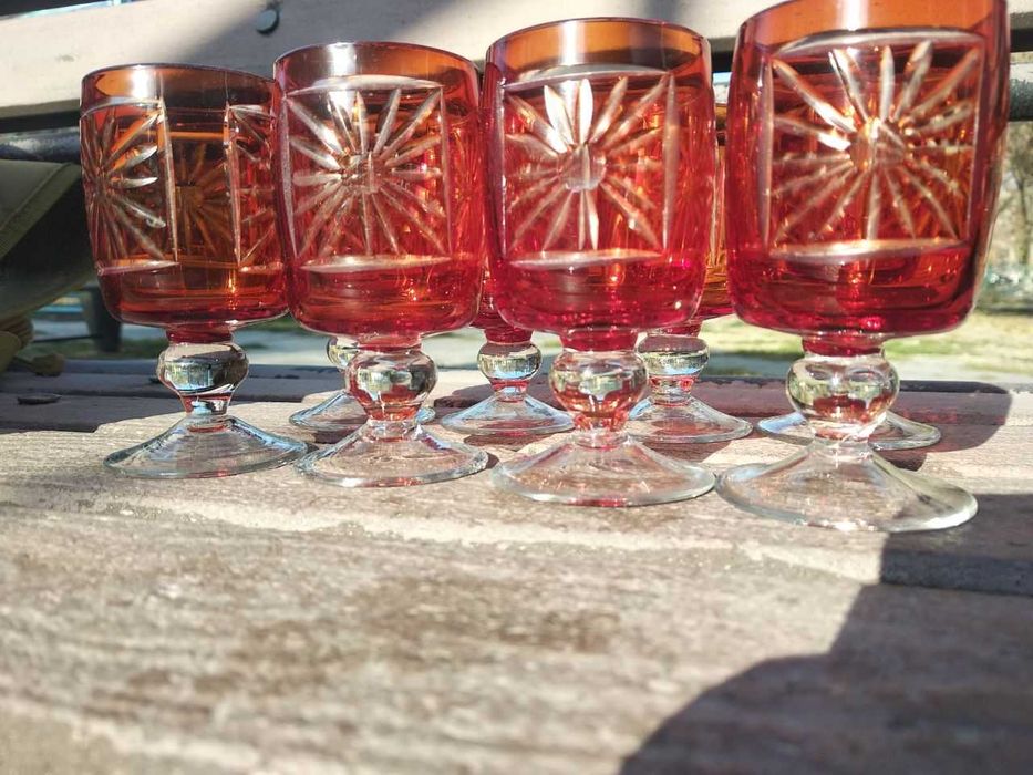 Рюмки Неман 8 шт. янтарного цвета