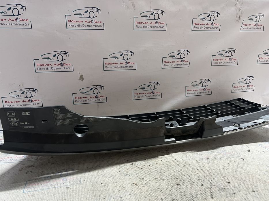 grila bara fata dacia duster 2017