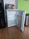 Малък хладилник Gorenje с камера