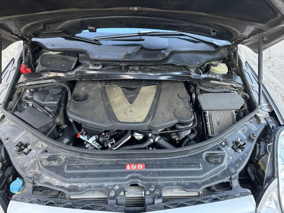 Mercedes-Benz R 320 W251