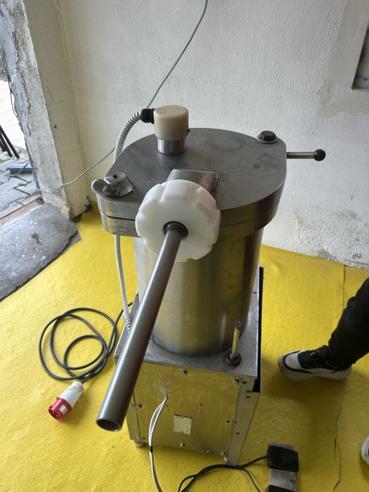 Пълначка за колбаси