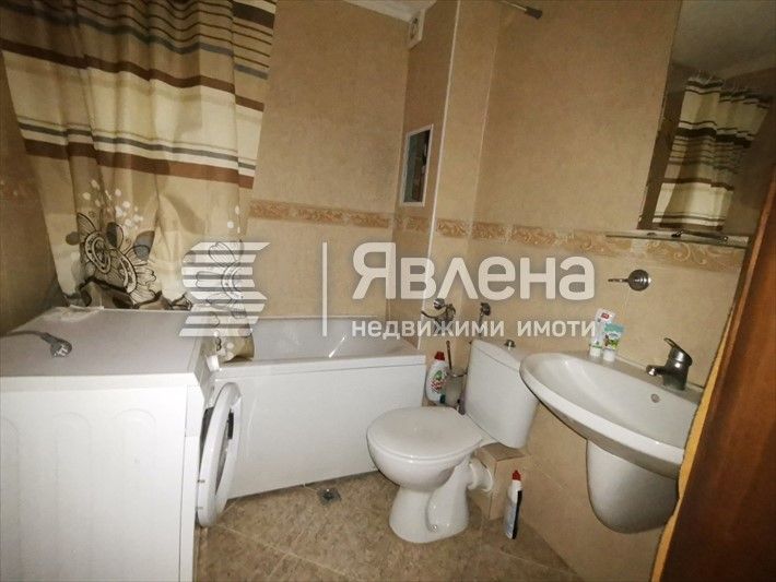 Тристаен апартамент в Света Влас.