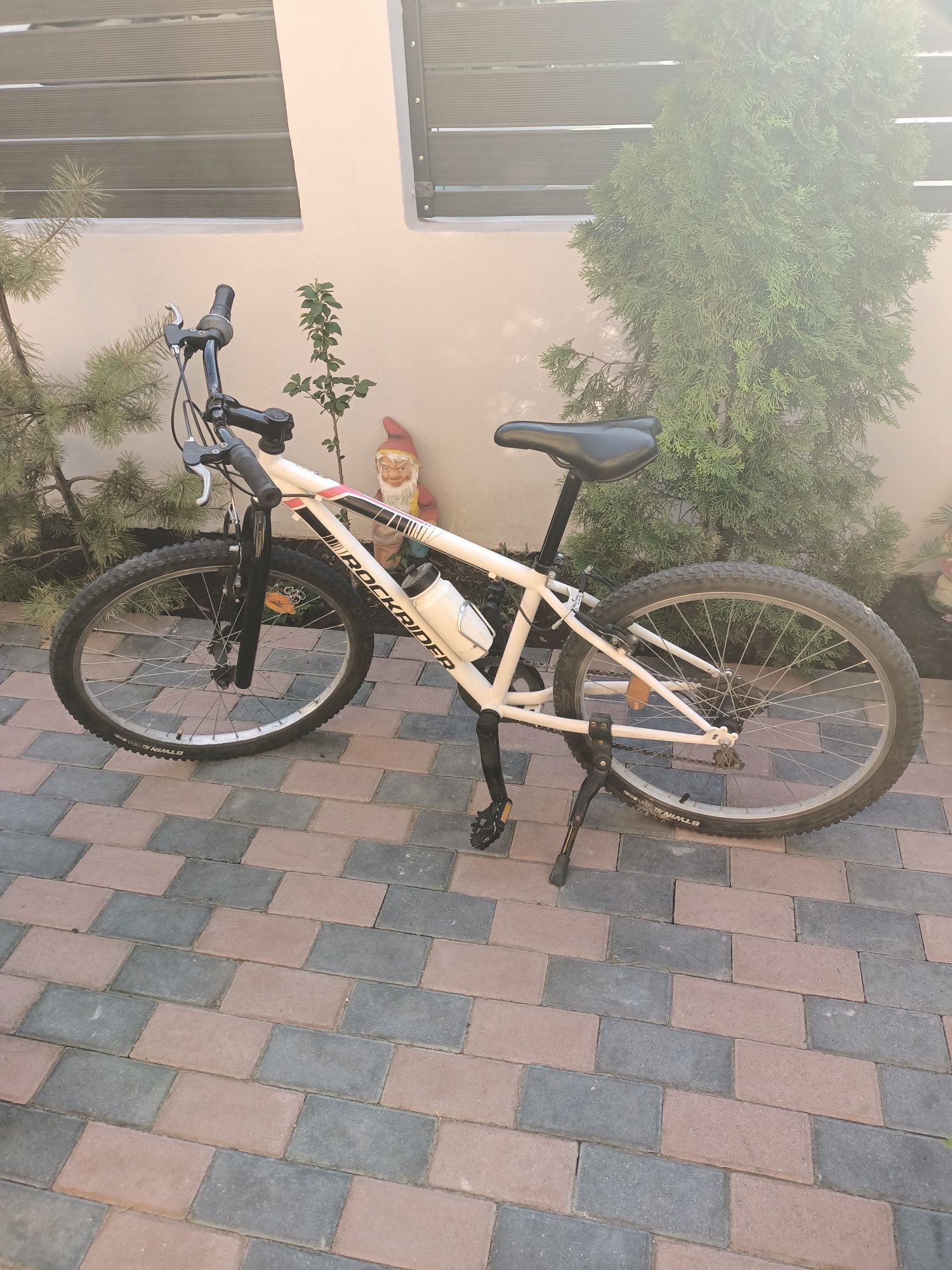 Vând bicicleta  24 inchi