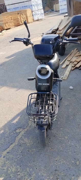 Electro skuter sotiladi