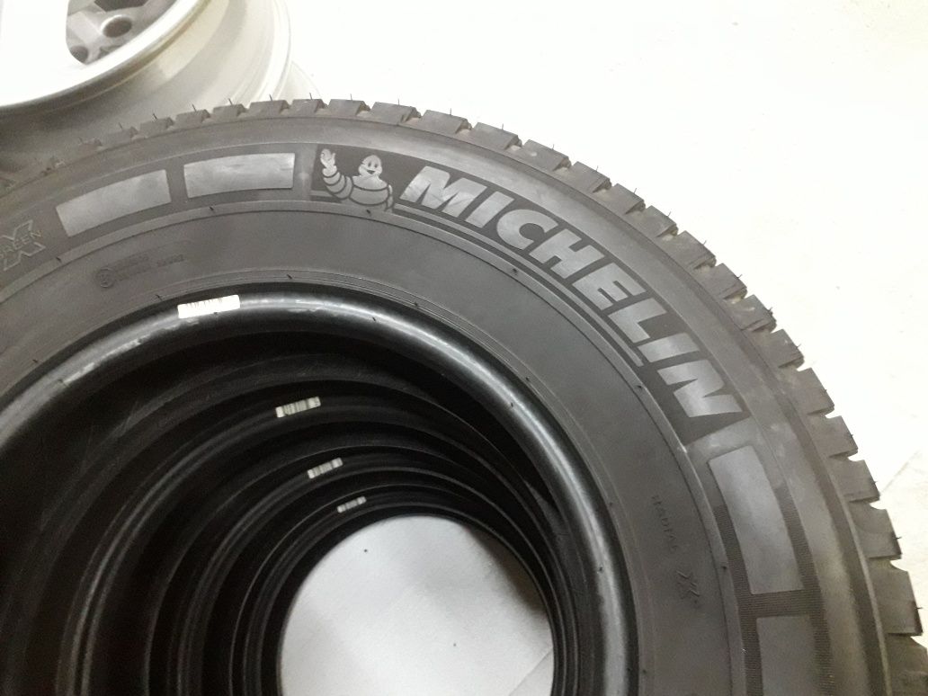 Почти Нови Michelin 225/75/R16 CP-4бр дот 2619