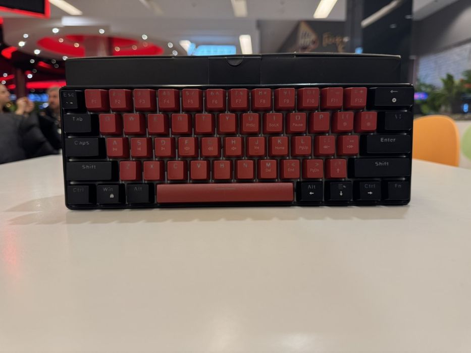 Механична клавиатура 60%