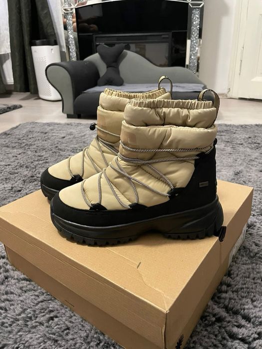 Ugg  yose puffer mid