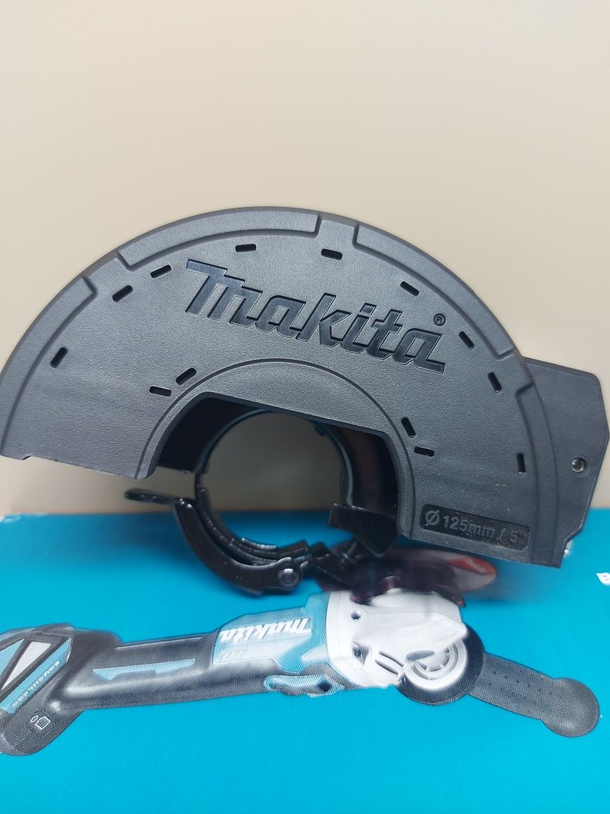 Акумулаторен безчетков ъглошлайф Makita DGA513Z