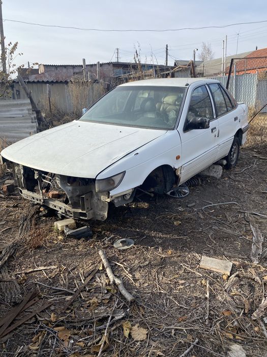 Продам лансер на запчасти