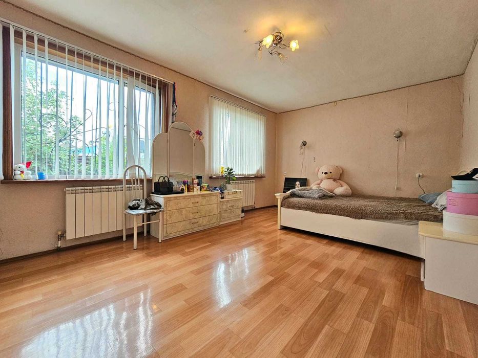 продается дом Тепличная