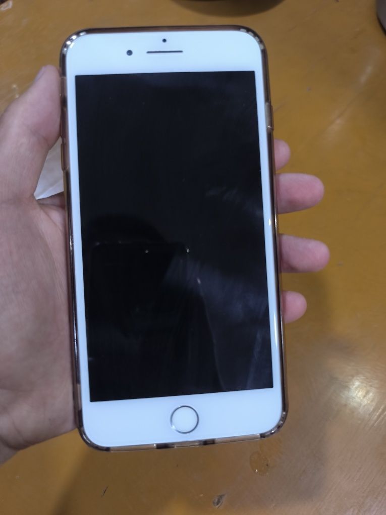 Iphone 7 plus sotiladi ideal holatda 128 GB