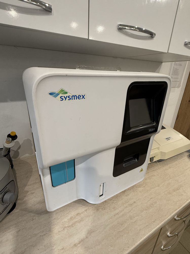 хематологичен анализатор  Модел SYSMEX XP-300,