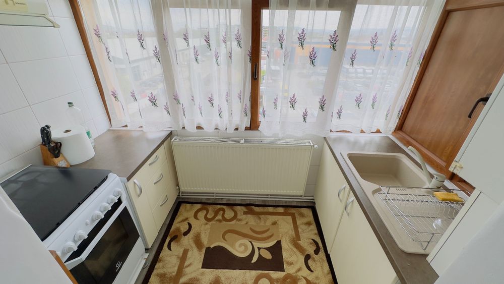Apartament 3 camere, de închiriat, zona Dedeman !