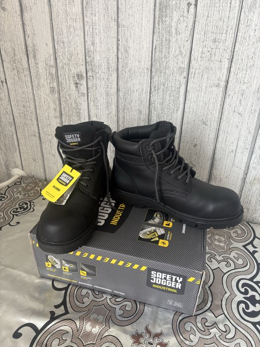 Спец. обувь для работы .