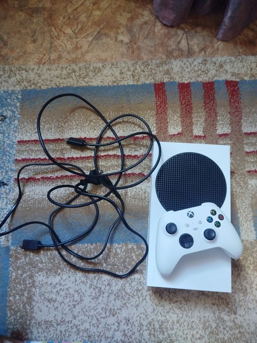 Xbox series s отличном состоянии