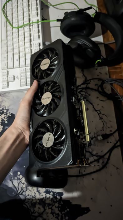 Rx7600xt 16gb (новая)