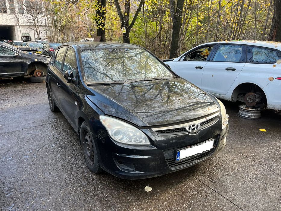 Dezmembrez Hyundai I30 2007 negru benzina
