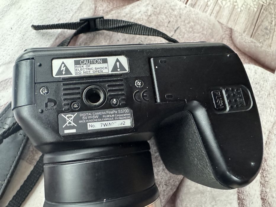 Aparat foto digital Fujifilm FinePix S5700