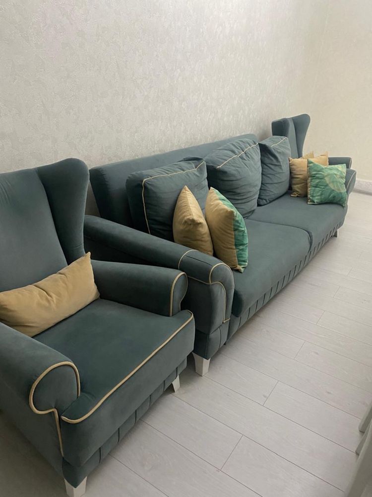 Продам диван+2 кресла, стол+12 стуля